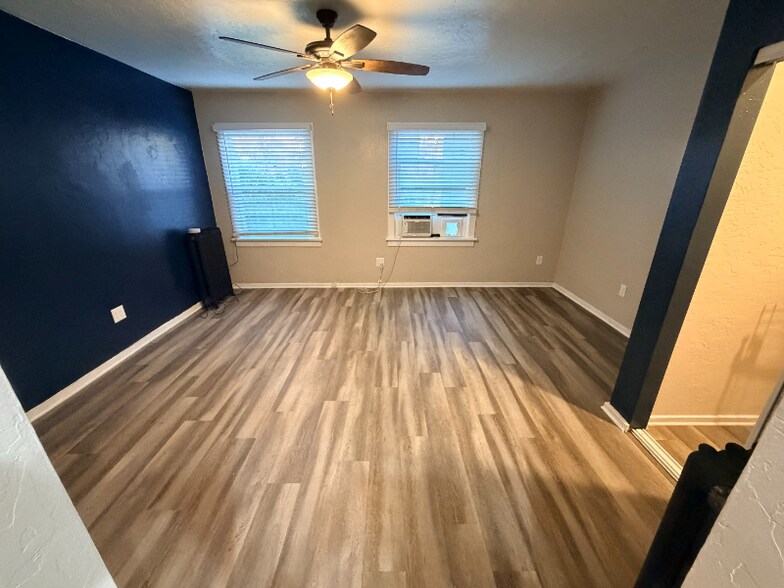 Building Photo - 827 E 100 S