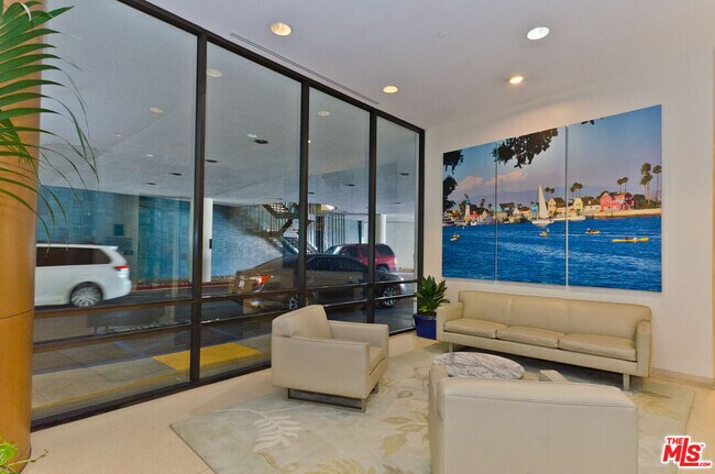 Building Photo - 4265 Marina City Dr
