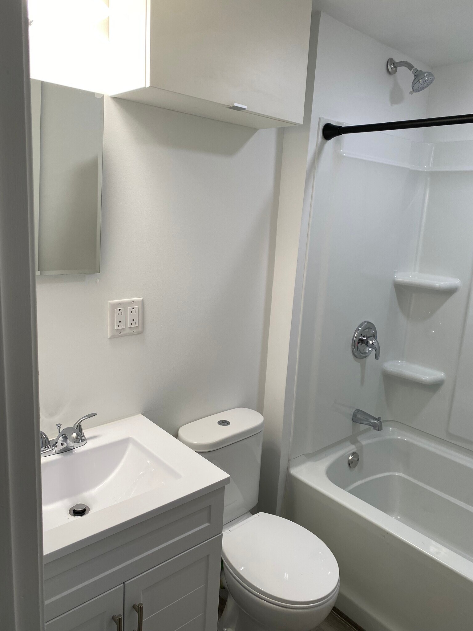 Building Photo - 140 Clark St