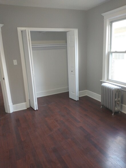 Bedroom 2 spacious - 128 Berwick St