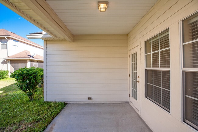 Building Photo - 6201 Pendragon Pl
