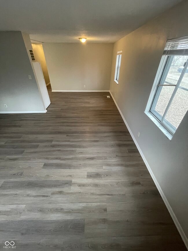 Building Photo - 2948 Roberta Dr