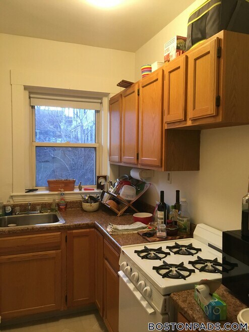 Building Photo - 163 Summer St