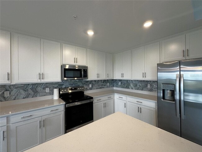 Building Photo - 14211 Heritage Landing Blvd