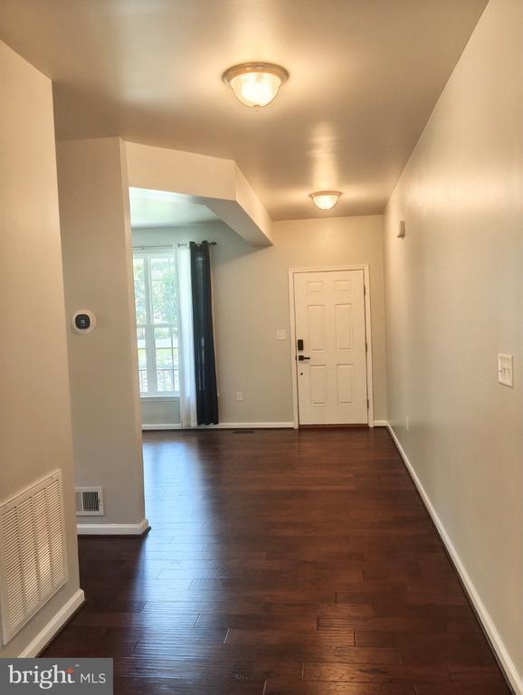 Building Photo - 2913 Lakeview Pkwy