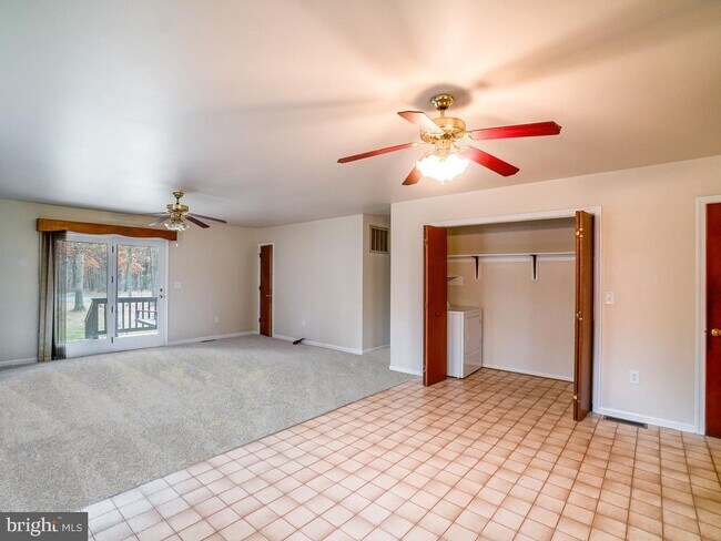 Building Photo - 26185 Independence Rd