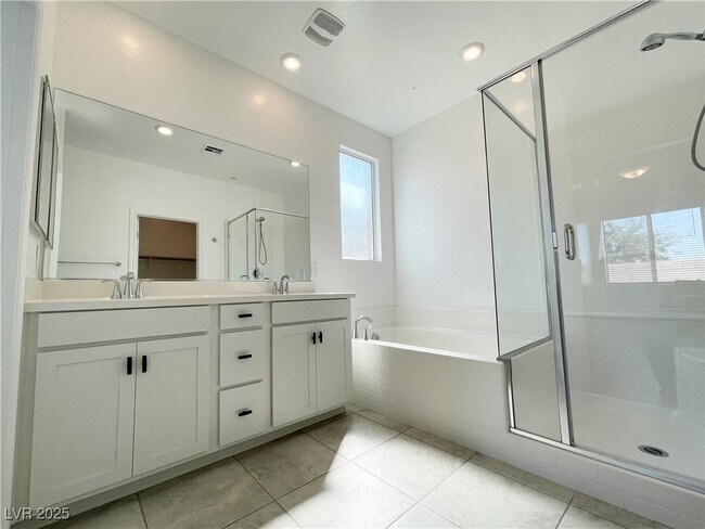 Building Photo - 3762 Neblina Dr