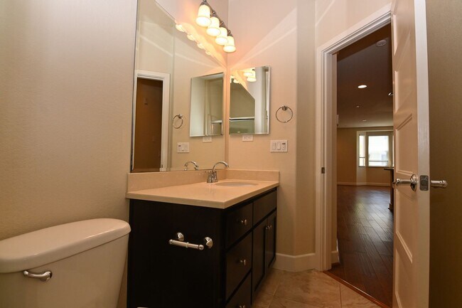Building Photo - Tralee Village-Tri-Level Townhome, Modern Finished, Community Amenties (580 & Hopyard)