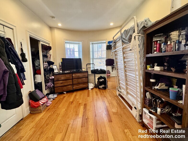 Building Photo - 5 Edwin St