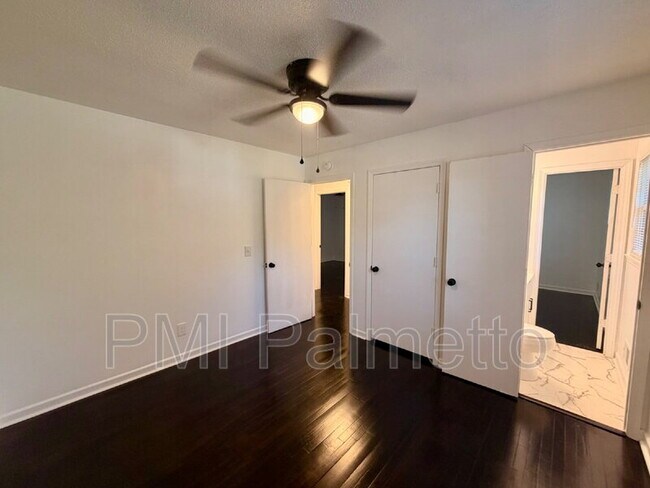 Building Photo - 128 Crestmore Dr