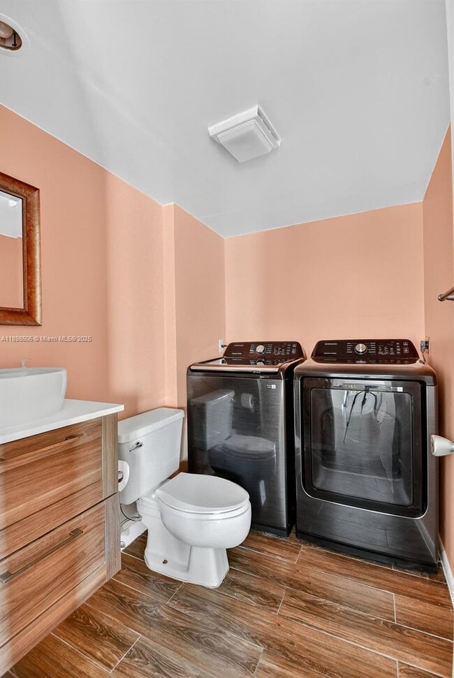 Building Photo - 2913 SW 22nd Cir