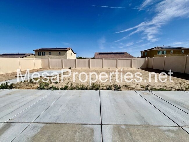 Building Photo - 10574 Pampas Ct