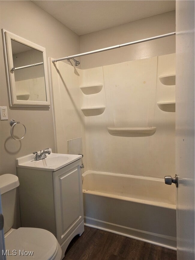 Building Photo - 859 E Avondale Ave