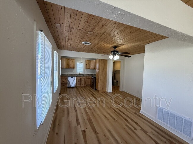 Building Photo - 5149 S 36th W Ave