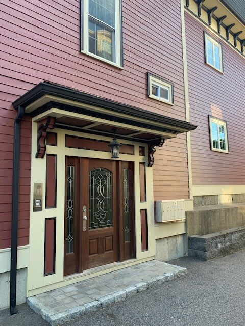 Building Photo - 95 Dix St