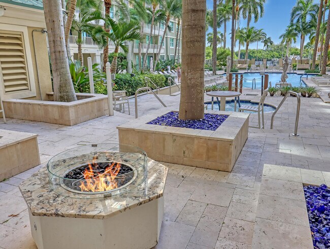 Building Photo - 700 E Boynton Beach Blvd