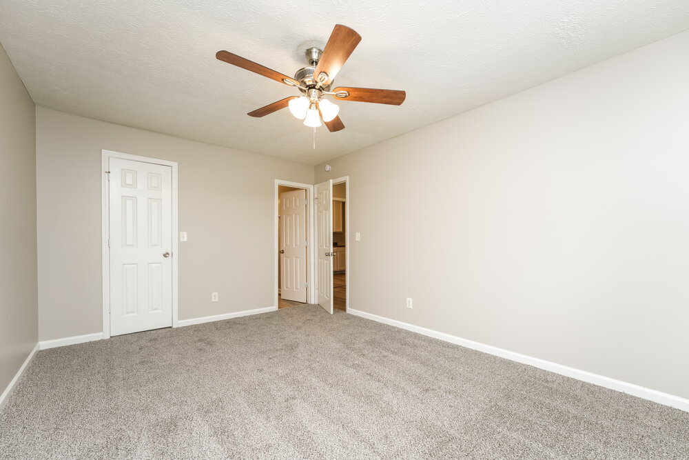 Building Photo - 2704 Laurel View Dr