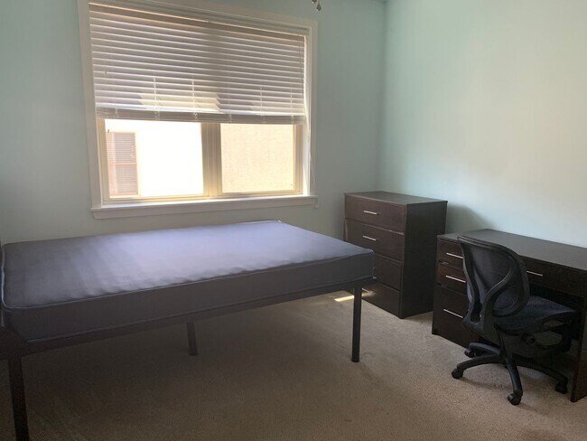 Building Photo - 1532-36 Ingersoll St