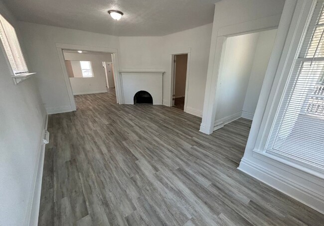 Primary Photo - 312 E Mission Ave