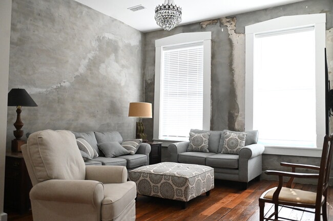 Building Photo - 1207 Washington St