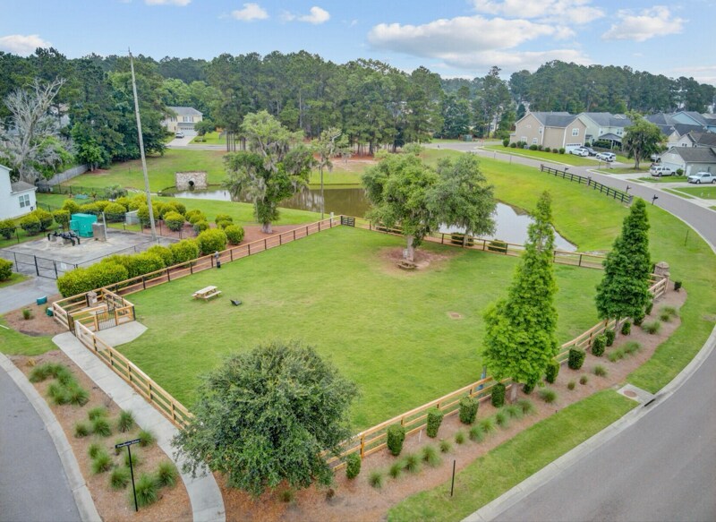 Building Photo - 520 Crossland Dr