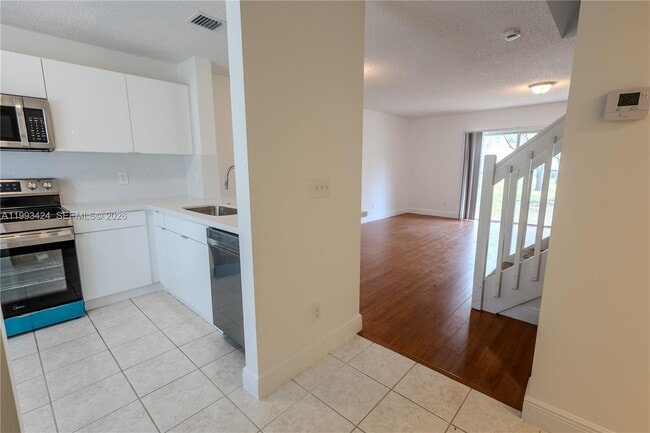 Building Photo - 719 NW 208th Way