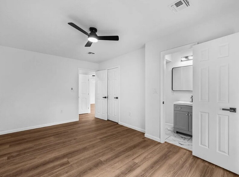 Building Photo - 4811 NW Lindy Ave