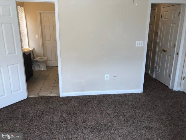 Building Photo - 2419 Callow Ave