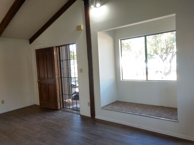 Building Photo - Quiet & Cozy Ojai (Meiner's Oaks) Cottage With Plenty Of Yard. Offers Gardening Possibilities Gal...