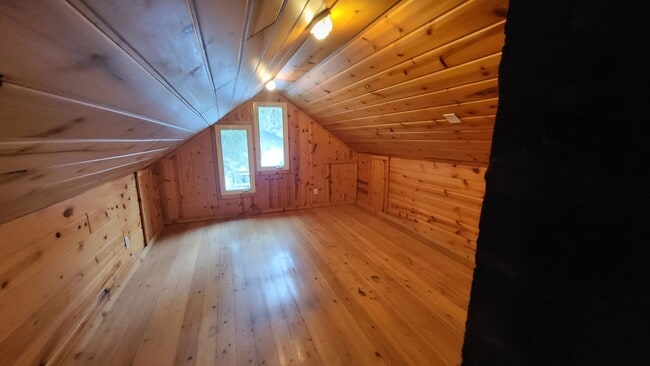 Building Photo - 1460 NW Newport Ave