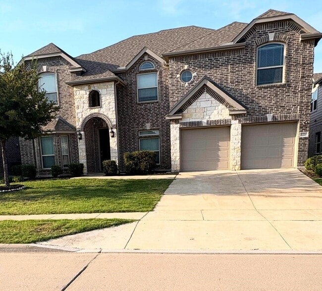 Building Photo - 1221 Hoyt Dr