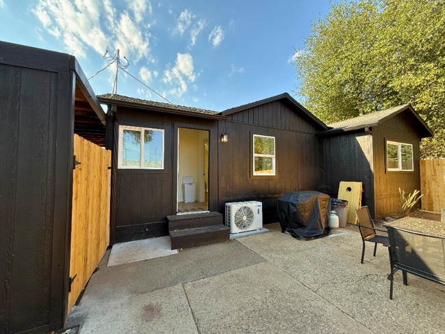 Building Photo - 1714 Milo Ave