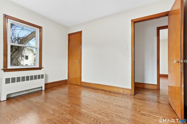 Building Photo - 56 Beaver Brook Rd