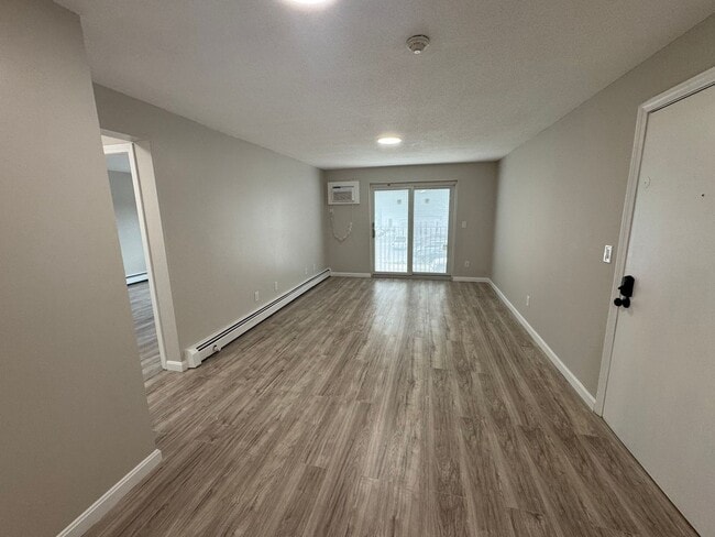 Building Photo - 158-162 Water Street-Unit 6