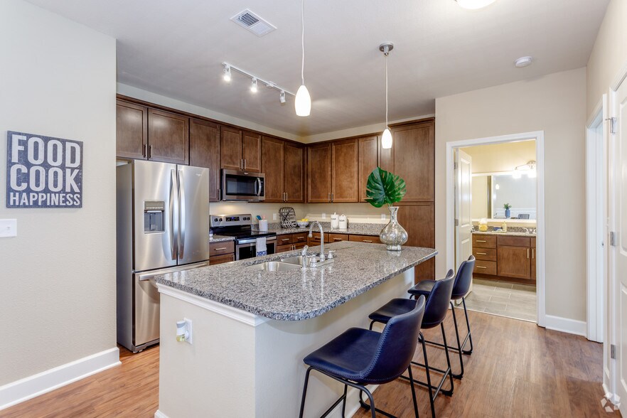 The Residences at Bluhawk Apartment Homes 16621 Lowell Ave Overland