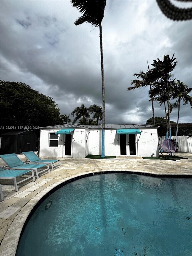 Building Photo - 3470 Sheridan Ave