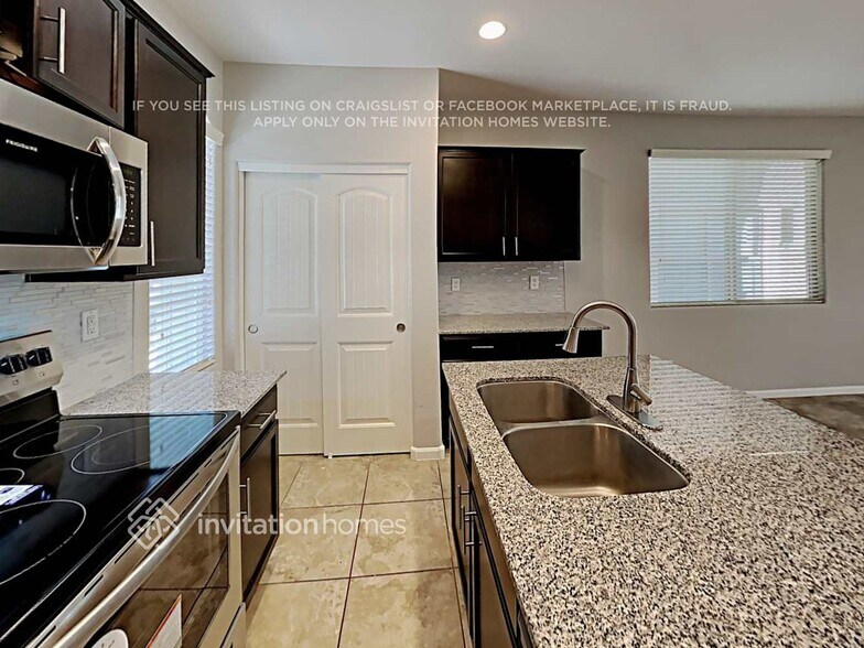 Building Photo - 1403 S Moccasin Trail