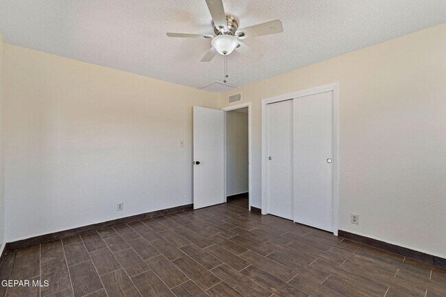 Building Photo - 2608 Dan Sikes Dr