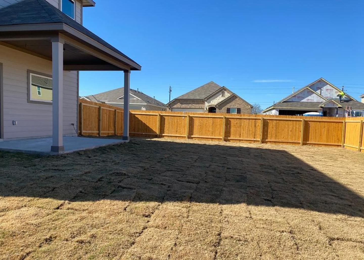 Building Photo - Gorgeous New Braunfels home with large fenced yard