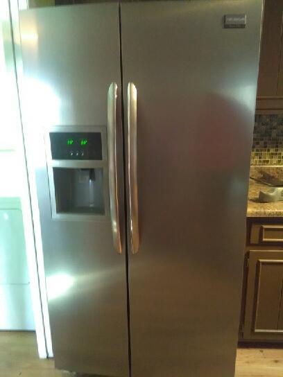 Building Photo - 7000 Pauline Cir