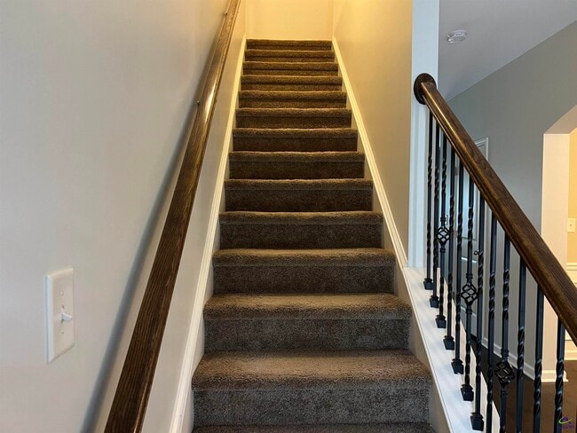 Building Photo - 204 Dog Fennel Ln