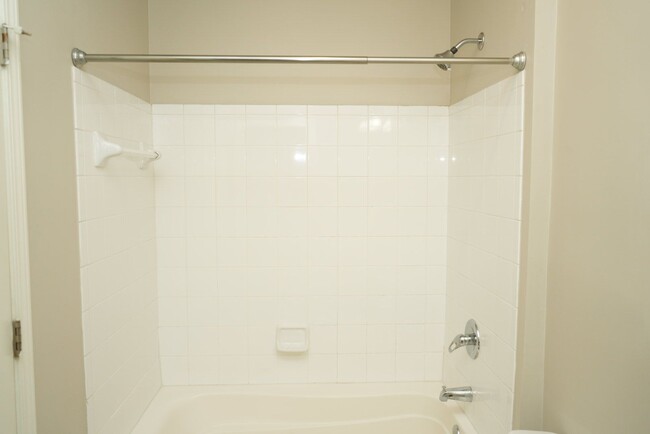 Building Photo - 745 Walker Square, Apt #3A