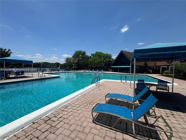 Primary Photo - 3720 Inverrary Dr