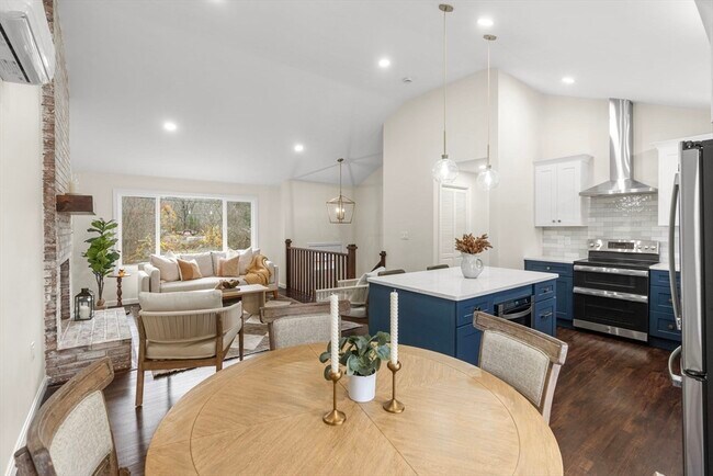 Building Photo - 7 Old North Rd