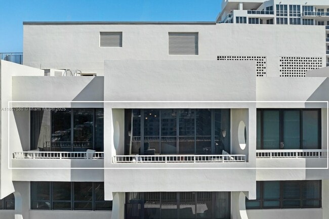 Building Photo - 10205 Collins Ave