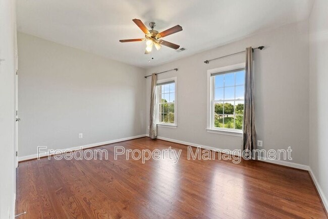 Building Photo - 42524 Rowderbury Sq