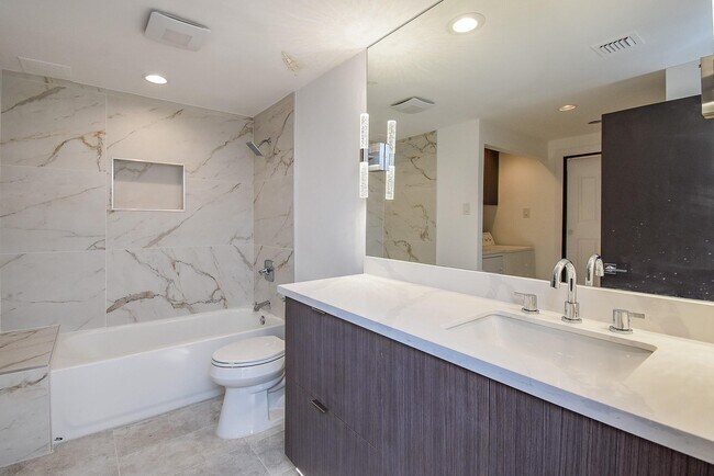 Building Photo - 49 Briar Hollow Ln