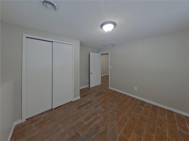 Building Photo - 3200 Jurdy Ct S