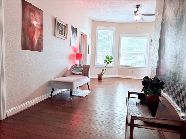 Building Photo - 4919 Walker St