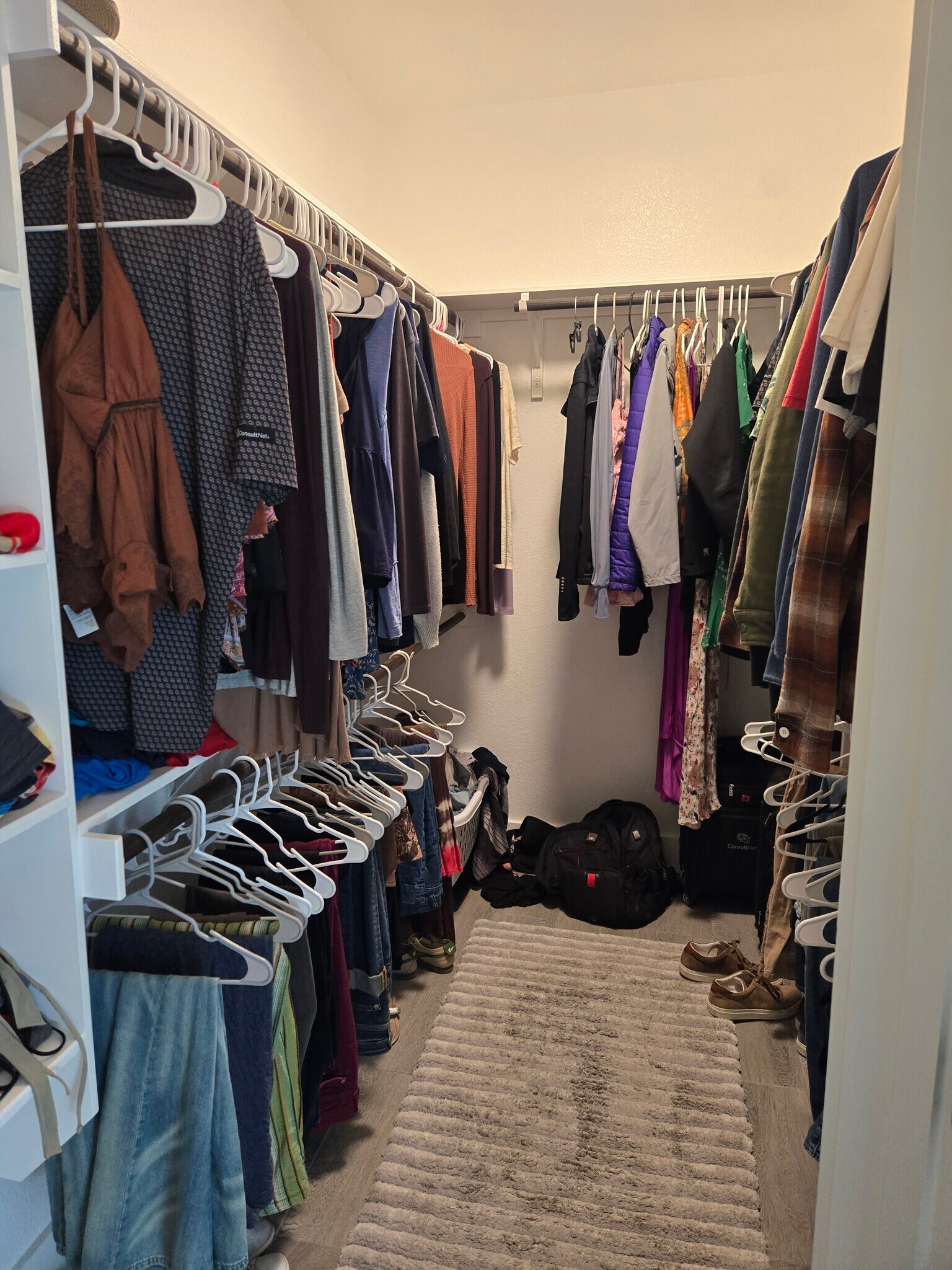 Large master bedroom closet - 18605 Masters Cv